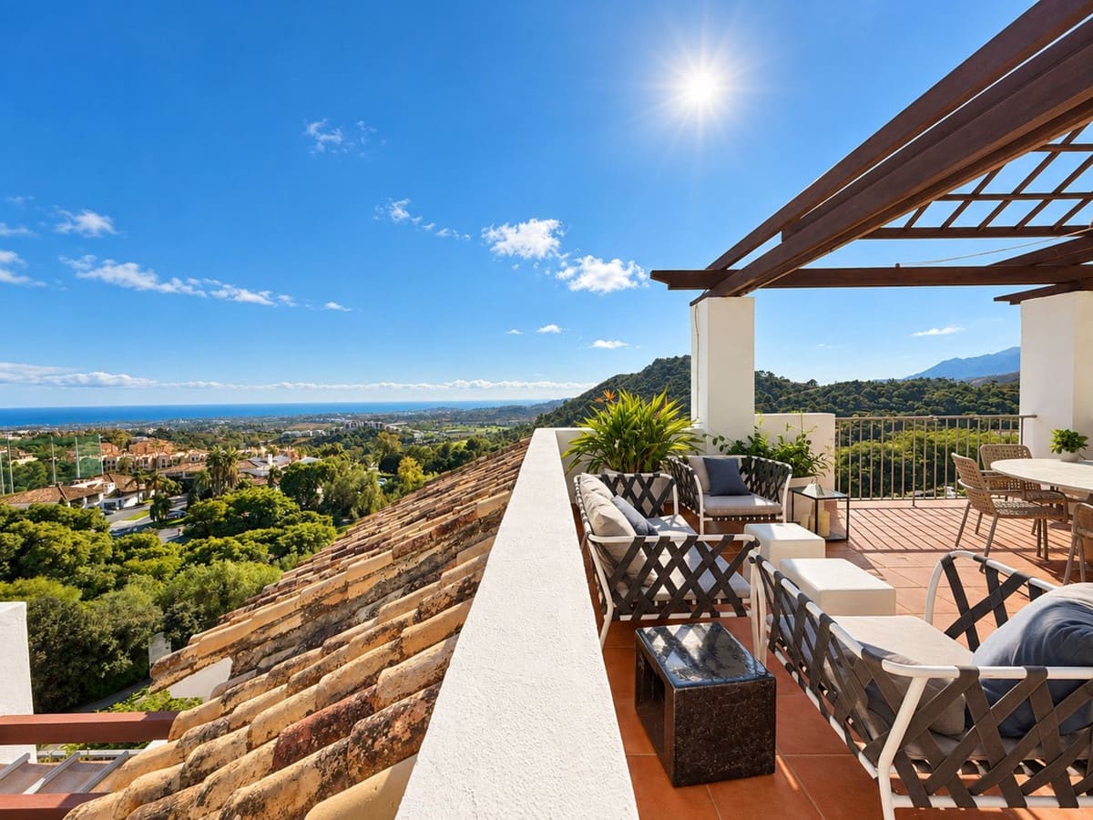 3 soveværelse Lejlighed til salg i Los Arqueros med swimmingpool garage - € 995.000 (Ref: 10160835)