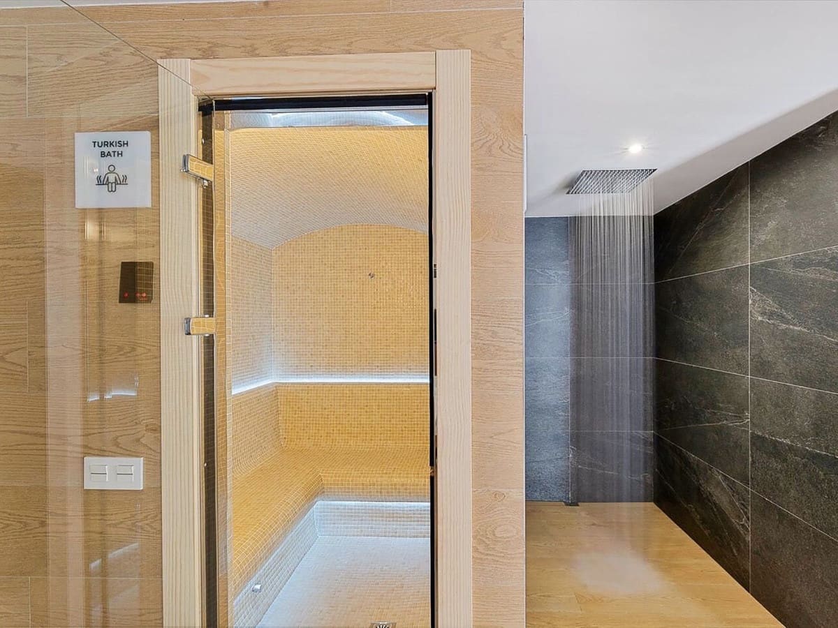 2 sypialnia Apartament na sprzedaż w Benalmadena Costa z basenem garażem - 989 950 € (Ref: 10160839)