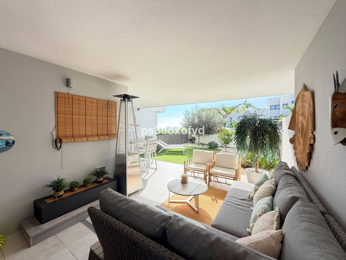 Apartamento de 2 habitaciones en La Duquesa / Puerto de la Duquesa en venta con piscina - 469.000 € (Ref: 10160840)
