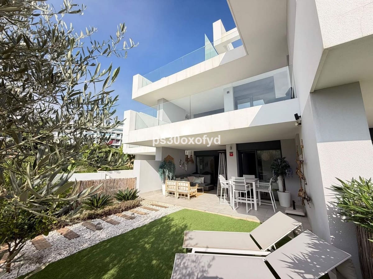 Apartamento de 2 habitaciones en La Duquesa / Puerto de la Duquesa en venta con piscina - 469.000 € (Ref: 10160840)