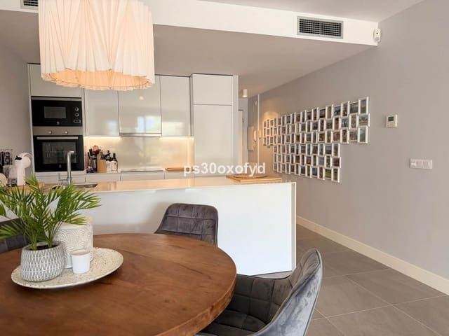 Apartamento de 2 habitaciones en La Duquesa / Puerto de la Duquesa, Manilva en venta con piscina - 469.000 € (Ref: 10160840)