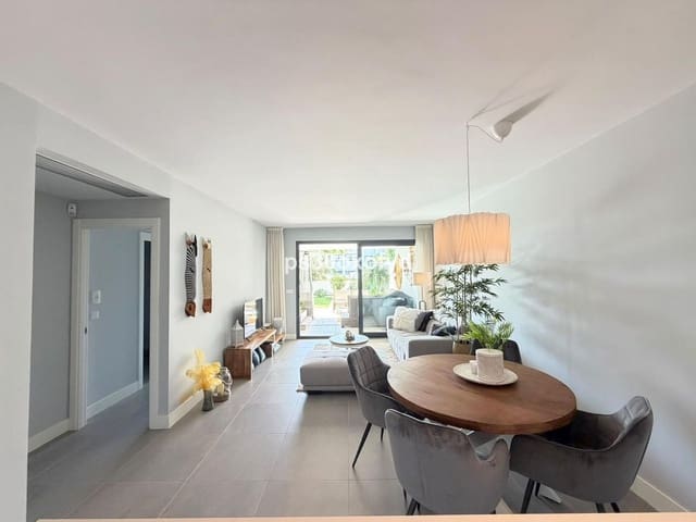 Apartamento de 2 habitaciones en La Duquesa / Puerto de la Duquesa, Manilva en venta con piscina - 469.000 € (Ref: 10160840)