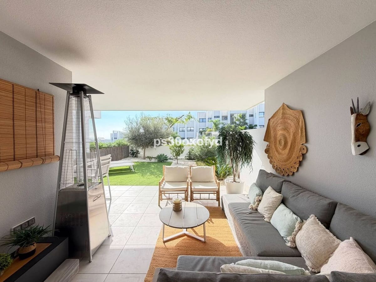 Apartamento de 2 habitaciones en La Duquesa / Puerto de la Duquesa en venta con piscina - 469.000 € (Ref: 10160840)