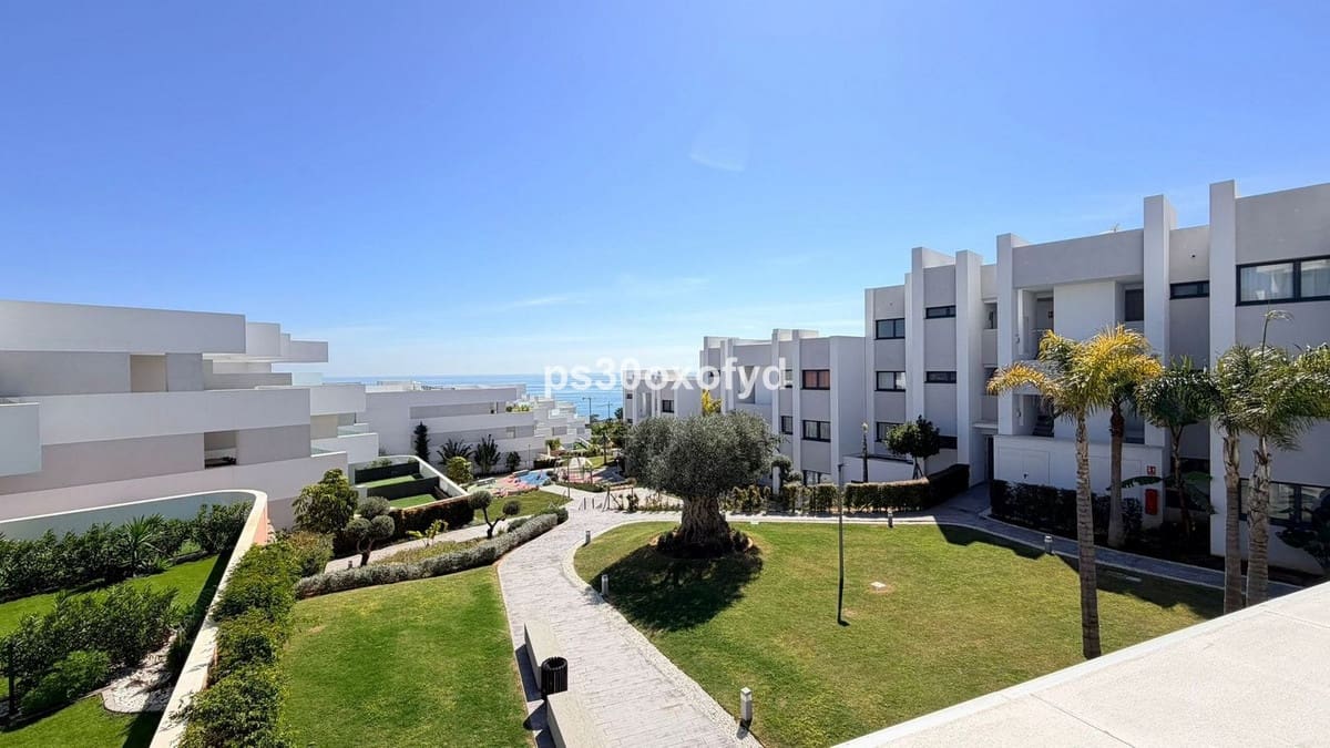Apartamento de 2 habitaciones en La Duquesa / Puerto de la Duquesa en venta con piscina - 469.000 € (Ref: 10160840)