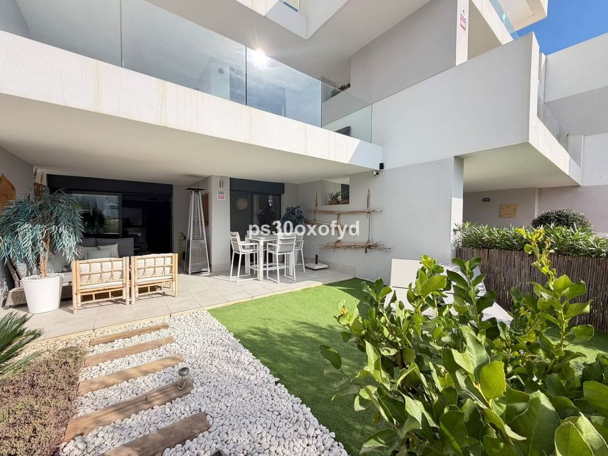 Apartamento de 2 habitaciones en La Duquesa / Puerto de la Duquesa en venta con piscina - 469.000 € (Ref: 10160840)