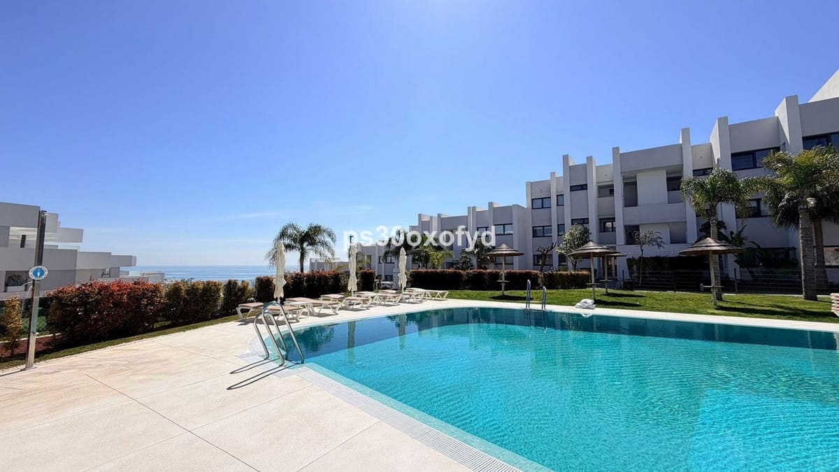 Apartamento de 2 habitaciones en La Duquesa / Puerto de la Duquesa en venta con piscina - 469.000 € (Ref: 10160840)