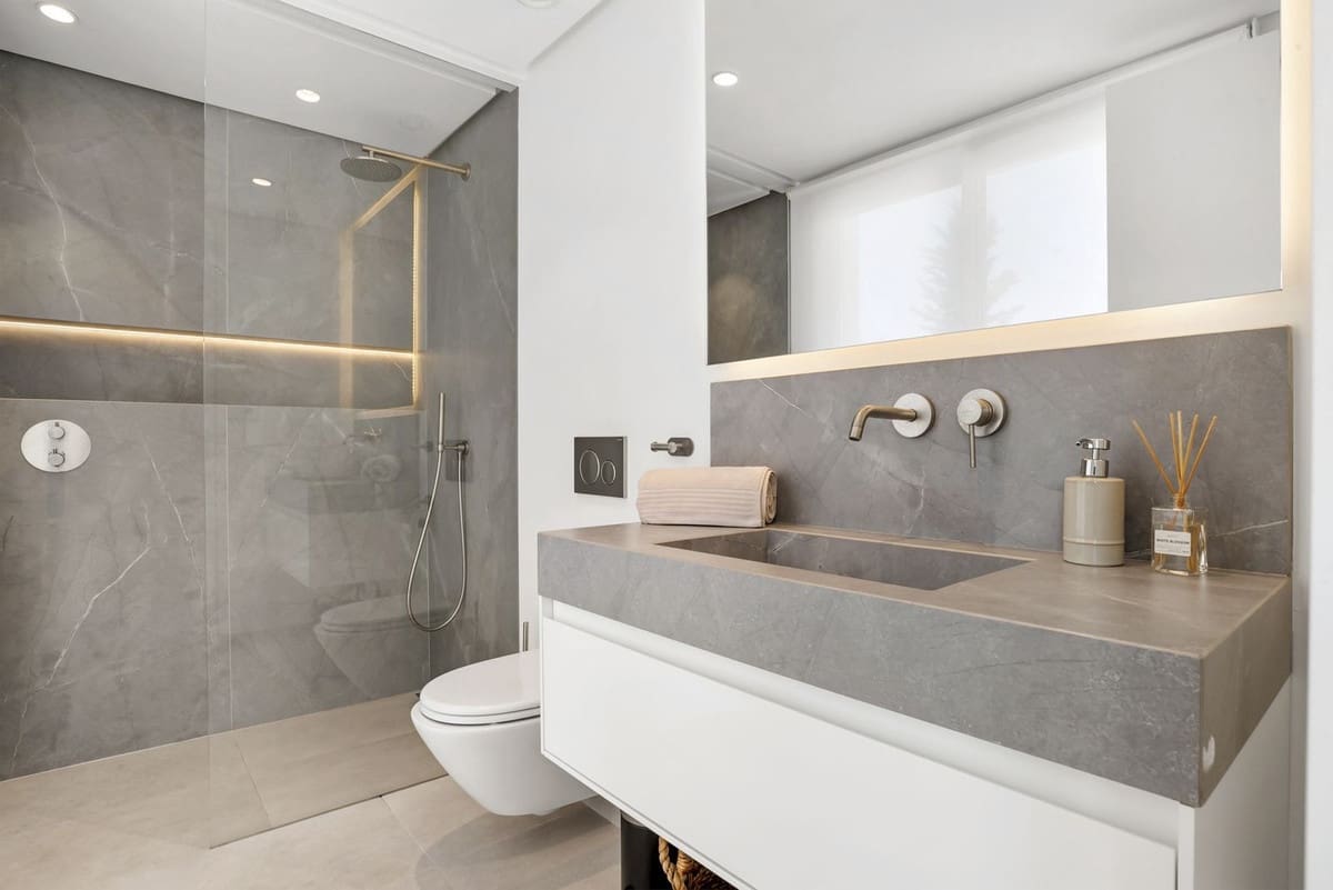 4 soveværelse Villa til salg i Nueva Andalucia med swimmingpool garage - € 3.495.000 (Ref: 10160841)