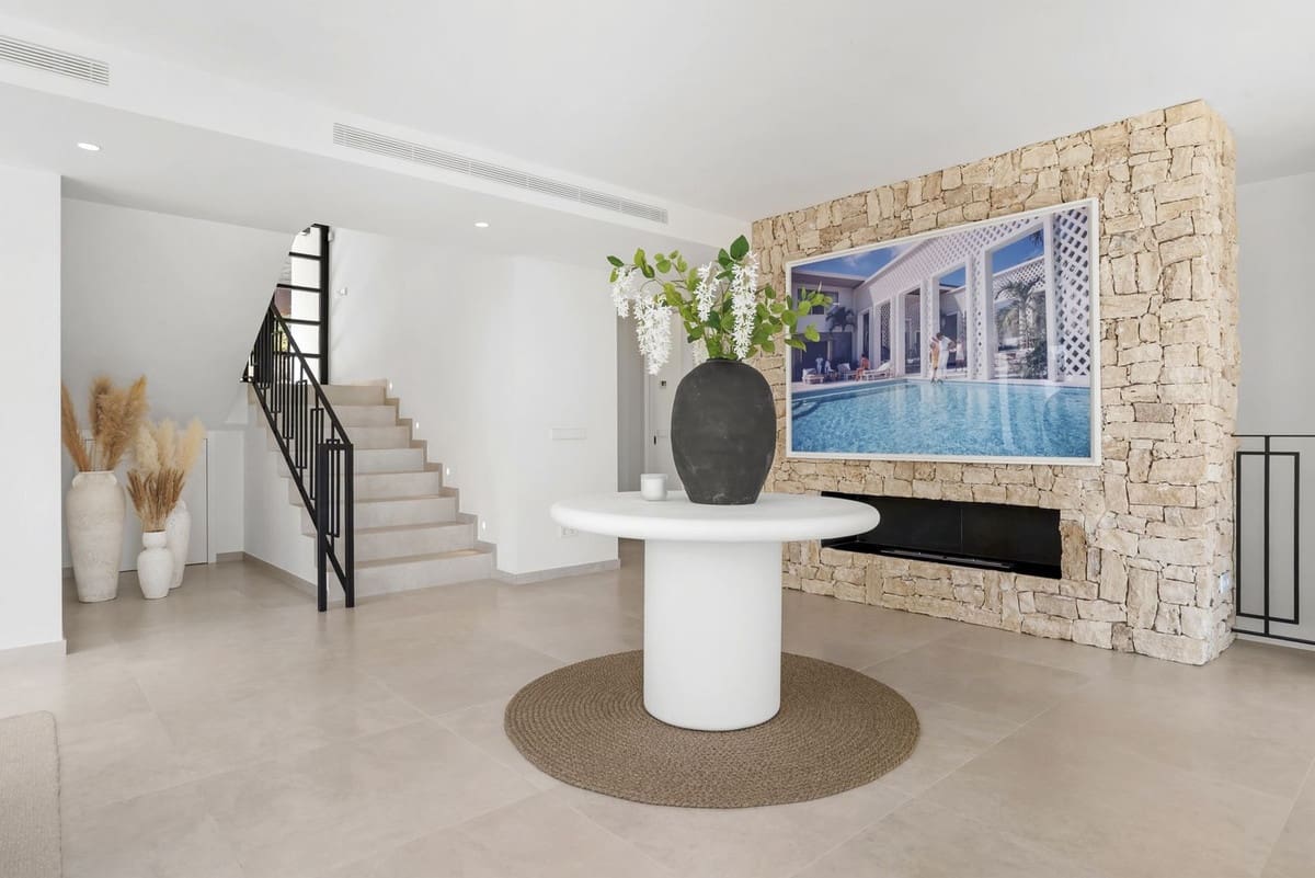 4 soveværelse Villa til salg i Nueva Andalucia med swimmingpool garage - € 3.495.000 (Ref: 10160841)