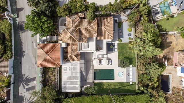 4 soveværelse Villa til salg i Nueva Andalucia, Marbella med swimmingpool garage - € 3.495.000 (Ref: 10160841)
