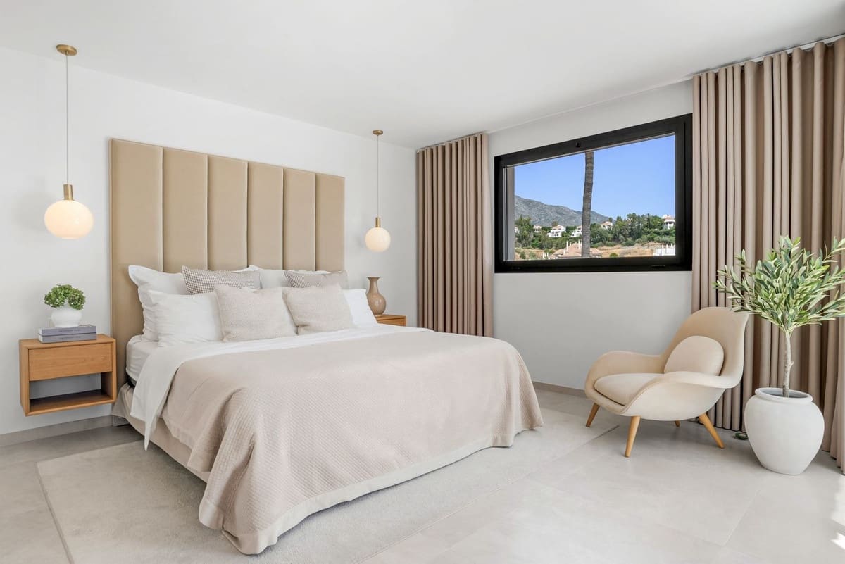 4 soveværelse Villa til salg i Nueva Andalucia med swimmingpool garage - € 3.495.000 (Ref: 10160841)