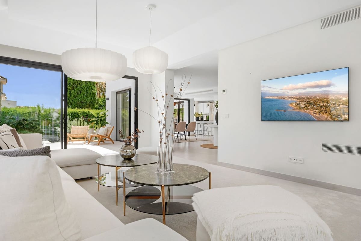 4 soveværelse Villa til salg i Nueva Andalucia med swimmingpool garage - € 3.495.000 (Ref: 10160841)