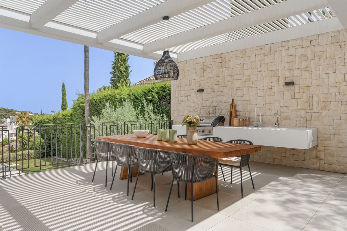 4 soveværelse Villa til salg i Nueva Andalucia med swimmingpool garage - € 3.495.000 (Ref: 10160841)