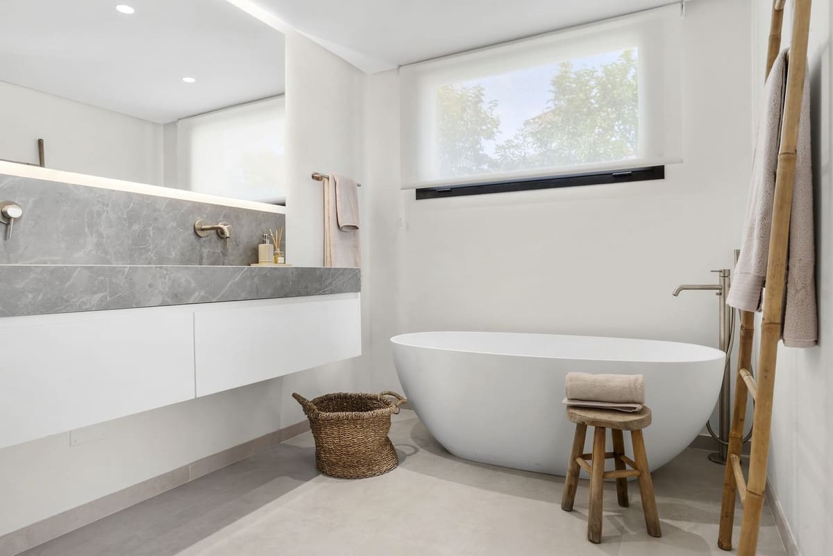 4 soveværelse Villa til salg i Nueva Andalucia med swimmingpool garage - € 3.495.000 (Ref: 10160841)