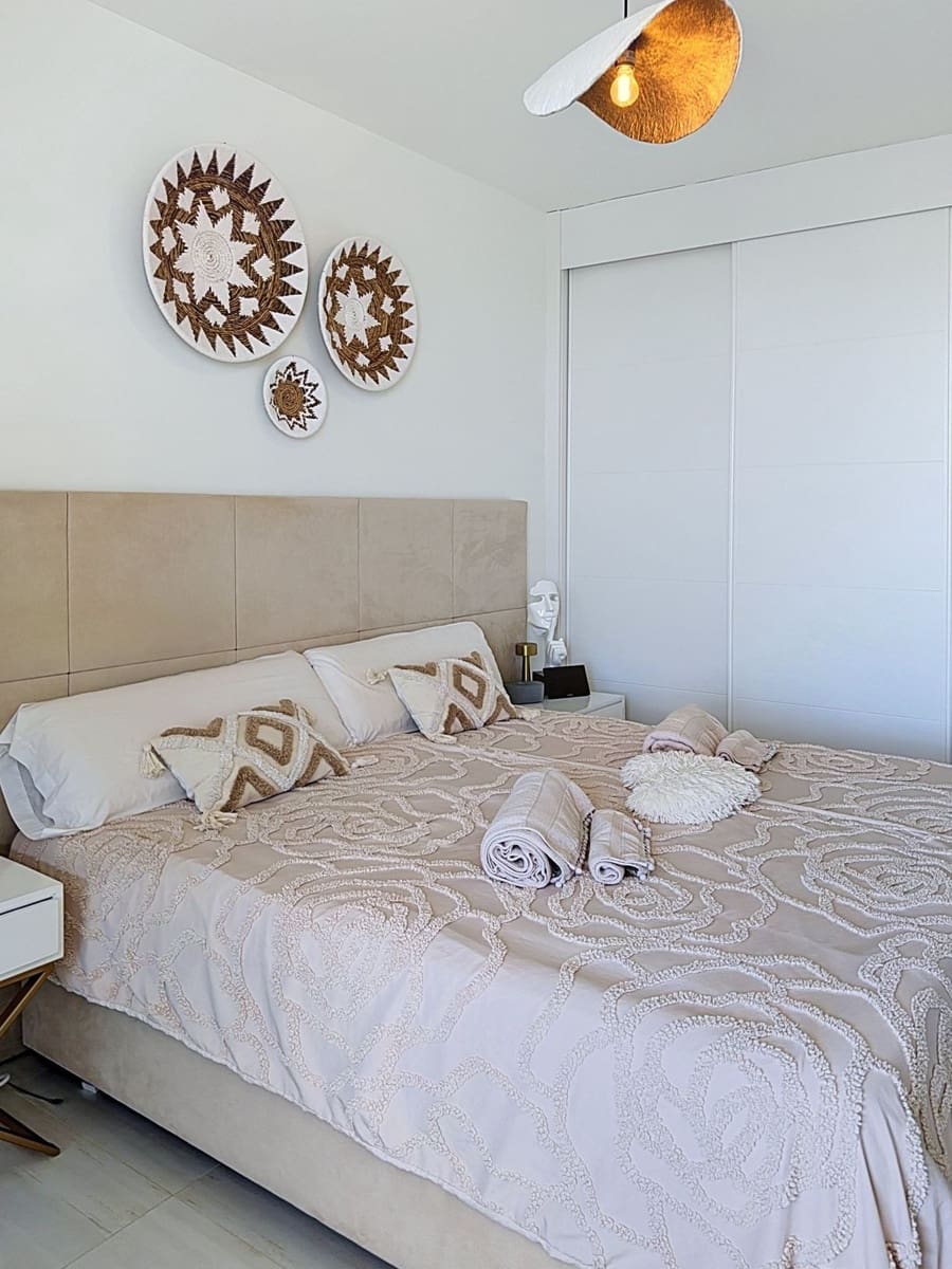 3 soverom Leilighet til salgs i Estepona med svømmebasseng garasje - € 495 000 (Ref: 10160844)