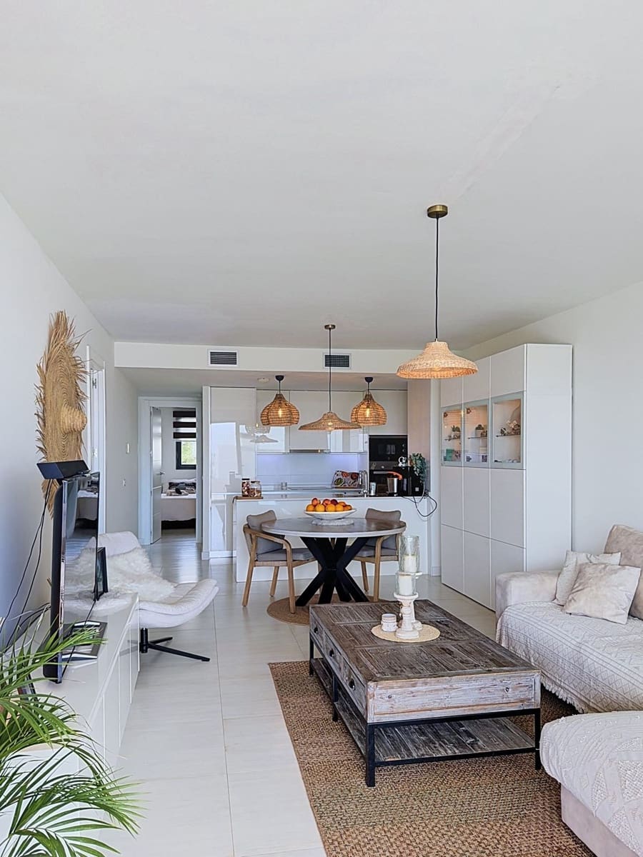 3 soverom Leilighet til salgs i Estepona med svømmebasseng garasje - € 495 000 (Ref: 10160844)