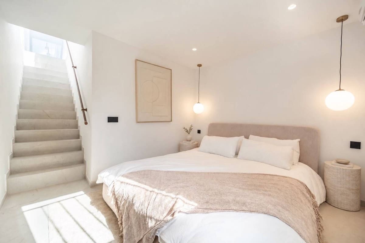 3 soverom Leilighet til salgs i El Paraiso med svømmebasseng garasje - € 750 000 (Ref: 10160845)