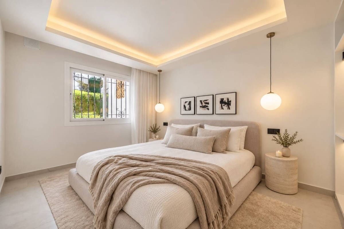 3 soverom Leilighet til salgs i El Paraiso med svømmebasseng garasje - € 750 000 (Ref: 10160845)