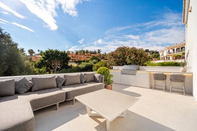 3 soverom Leilighet til salgs i El Paraiso, Estepona med svømmebasseng garasje - € 750 000 (Ref: 10160845)