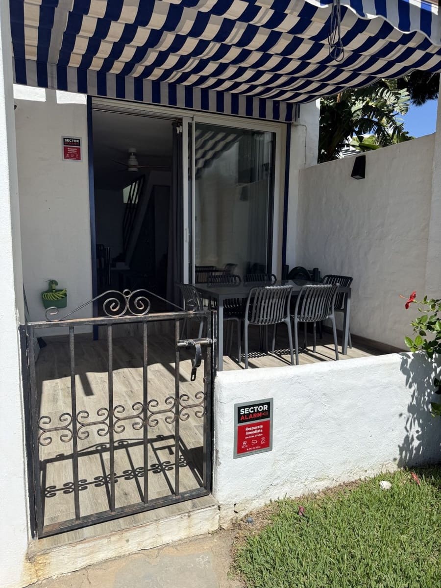 2 bedroom Townhouse for sale in Calahonda with pool - € 479,000 (Ref: 10160846)