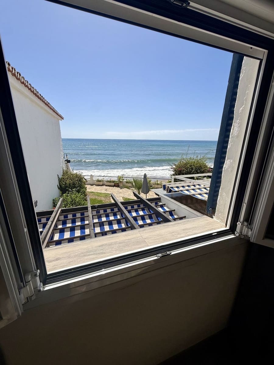 2 bedroom Townhouse for sale in Calahonda with pool - € 479,000 (Ref: 10160846)