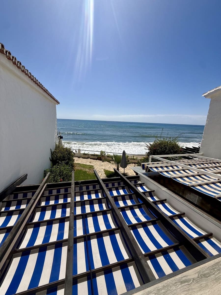 2 bedroom Townhouse for sale in Calahonda with pool - € 479,000 (Ref: 10160846)