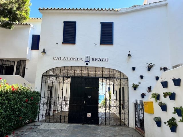 2 bedroom Townhouse for sale in Calahonda, Mijas with pool - € 479,000 (Ref: 10160846)