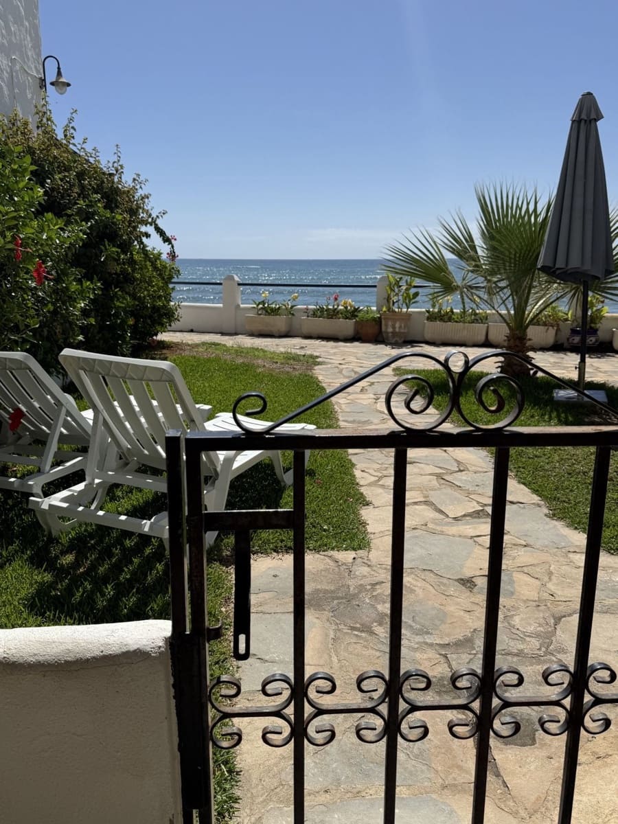 2 bedroom Townhouse for sale in Calahonda with pool - € 479,000 (Ref: 10160846)