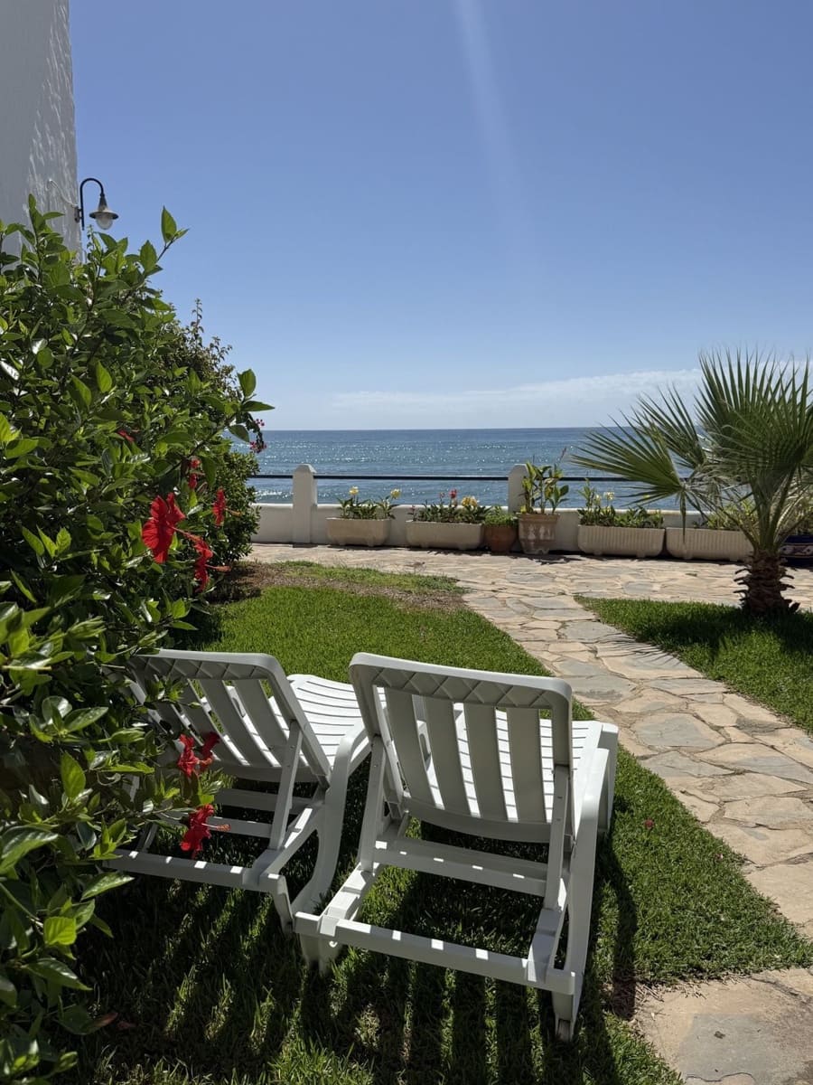 2 bedroom Townhouse for sale in Calahonda with pool - € 479,000 (Ref: 10160846)