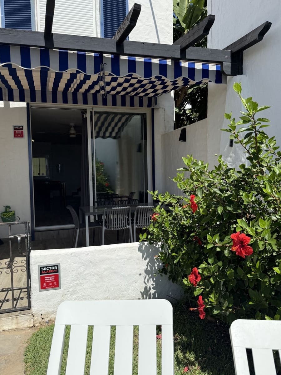 2 bedroom Townhouse for sale in Calahonda with pool - € 479,000 (Ref: 10160846)