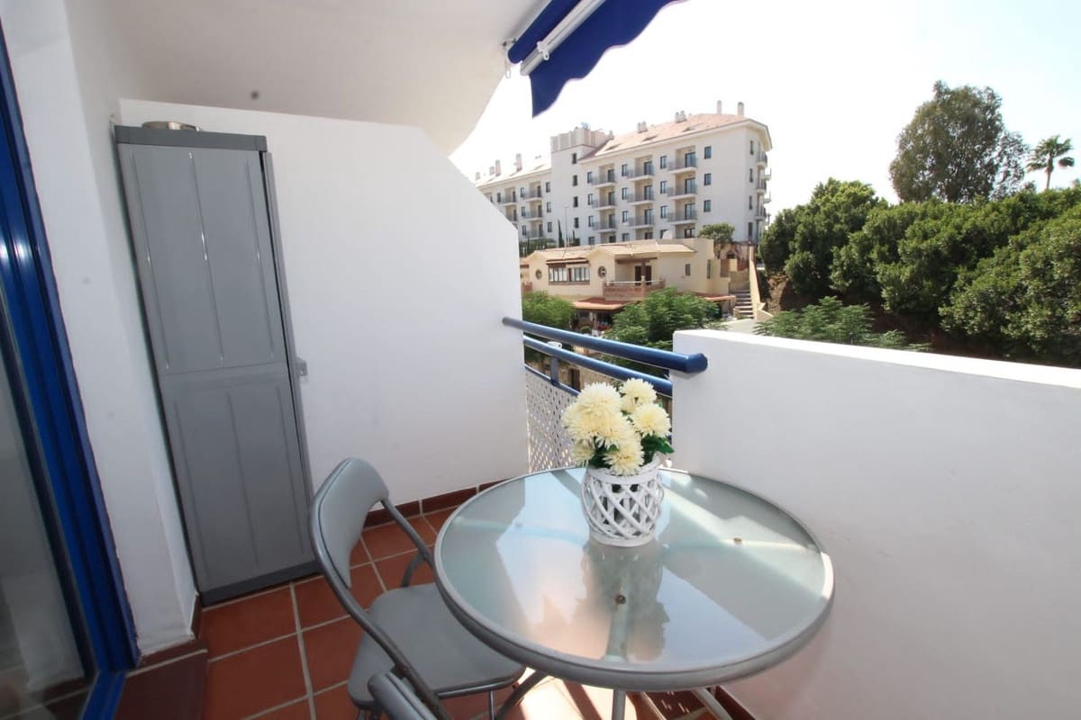 1 soverom Leilighet til salgs i Benalmadena med svømmebasseng garasje - € 255 000 (Ref: 10163855)