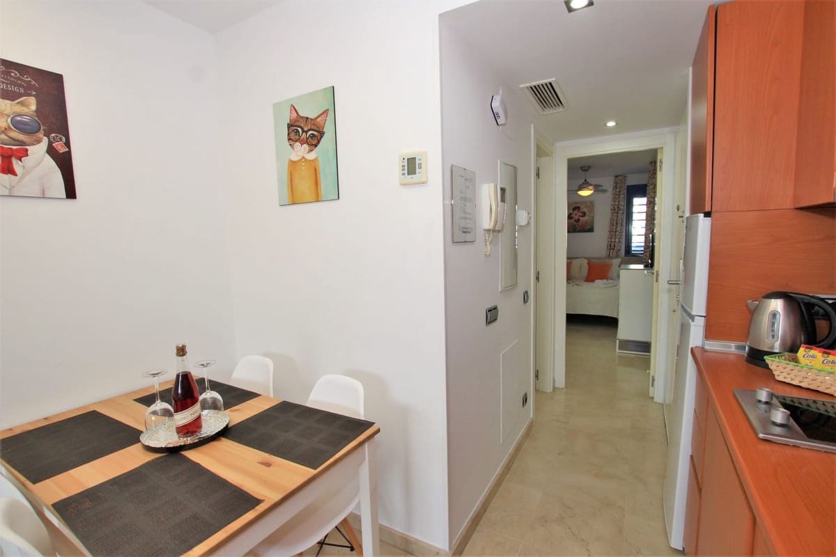 1 soverom Leilighet til salgs i Benalmadena med svømmebasseng garasje - € 255 000 (Ref: 10163855)
