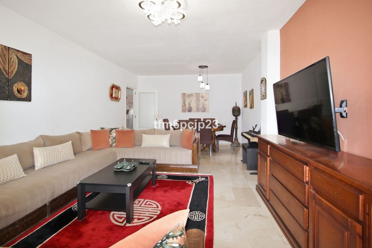 Apartamento de 3 habitaciones en San Luis de Sabinillas en venta con piscina garaje - 290.000 € (Ref: 10163856)