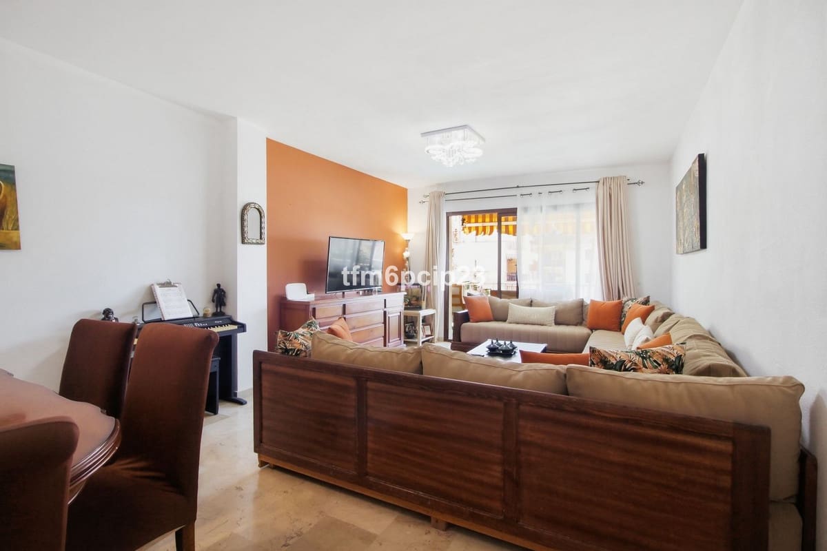 Apartamento de 3 habitaciones en San Luis de Sabinillas en venta con piscina garaje - 290.000 € (Ref: 10163856)