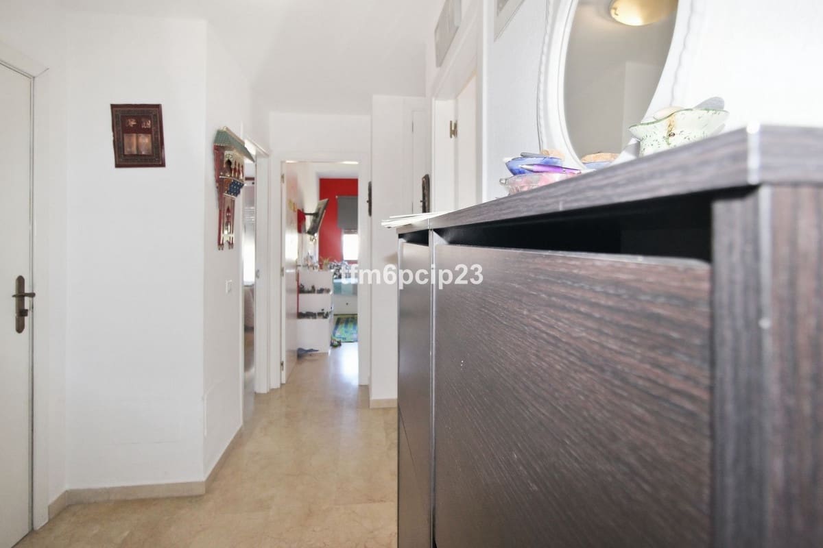 Apartamento de 3 habitaciones en San Luis de Sabinillas en venta con piscina garaje - 290.000 € (Ref: 10163856)
