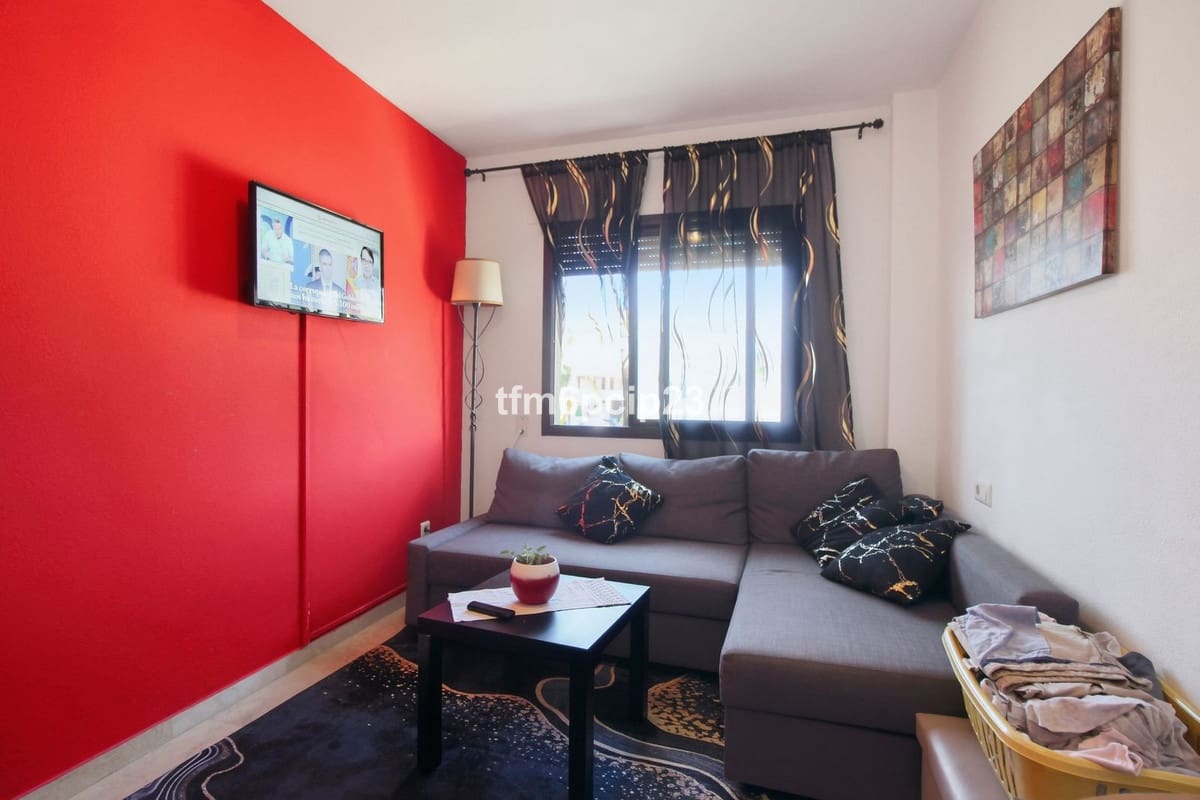 Apartamento de 3 habitaciones en San Luis de Sabinillas en venta con piscina garaje - 290.000 € (Ref: 10163856)