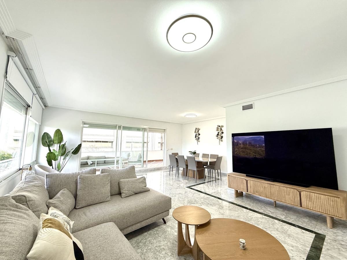3 soveværelse Lejlighed til salg i Puerto Banus med swimmingpool garage - € 1.350.000 (Ref: 10163860)