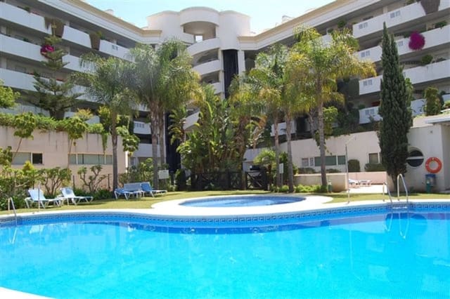 3 soveværelse Lejlighed til salg i Puerto Banus, Marbella med swimmingpool garage - € 1.350.000 (Ref: 10163860)