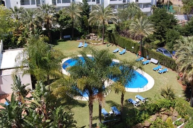 3 soveværelse Lejlighed til salg i Puerto Banus, Marbella med swimmingpool garage - € 1.350.000 (Ref: 10163860)