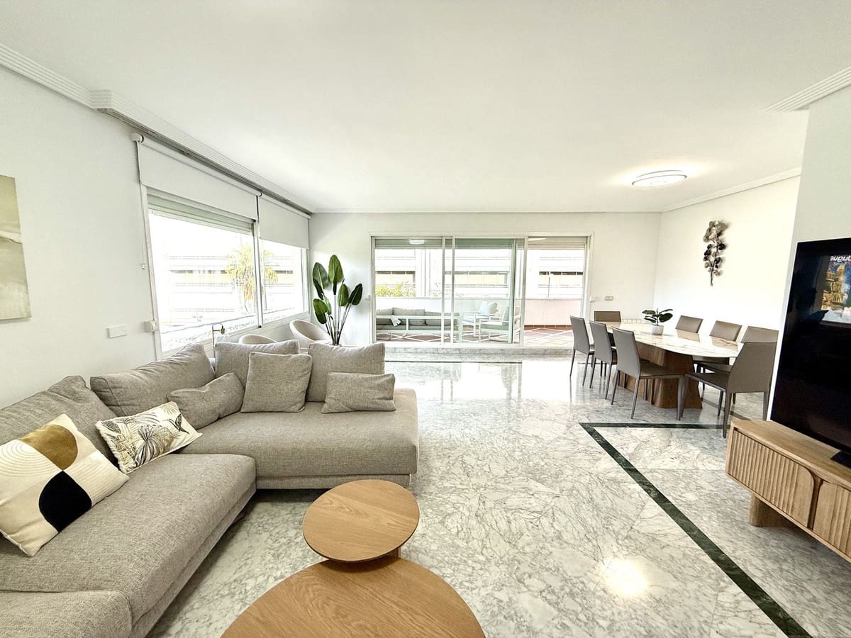 3 soveværelse Lejlighed til salg i Puerto Banus med swimmingpool garage - € 1.350.000 (Ref: 10163860)
