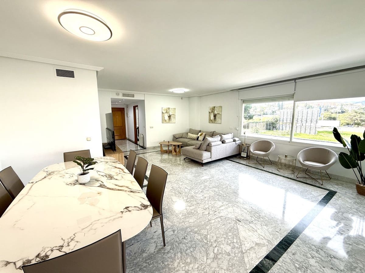 3 soveværelse Lejlighed til salg i Puerto Banus med swimmingpool garage - € 1.350.000 (Ref: 10163860)