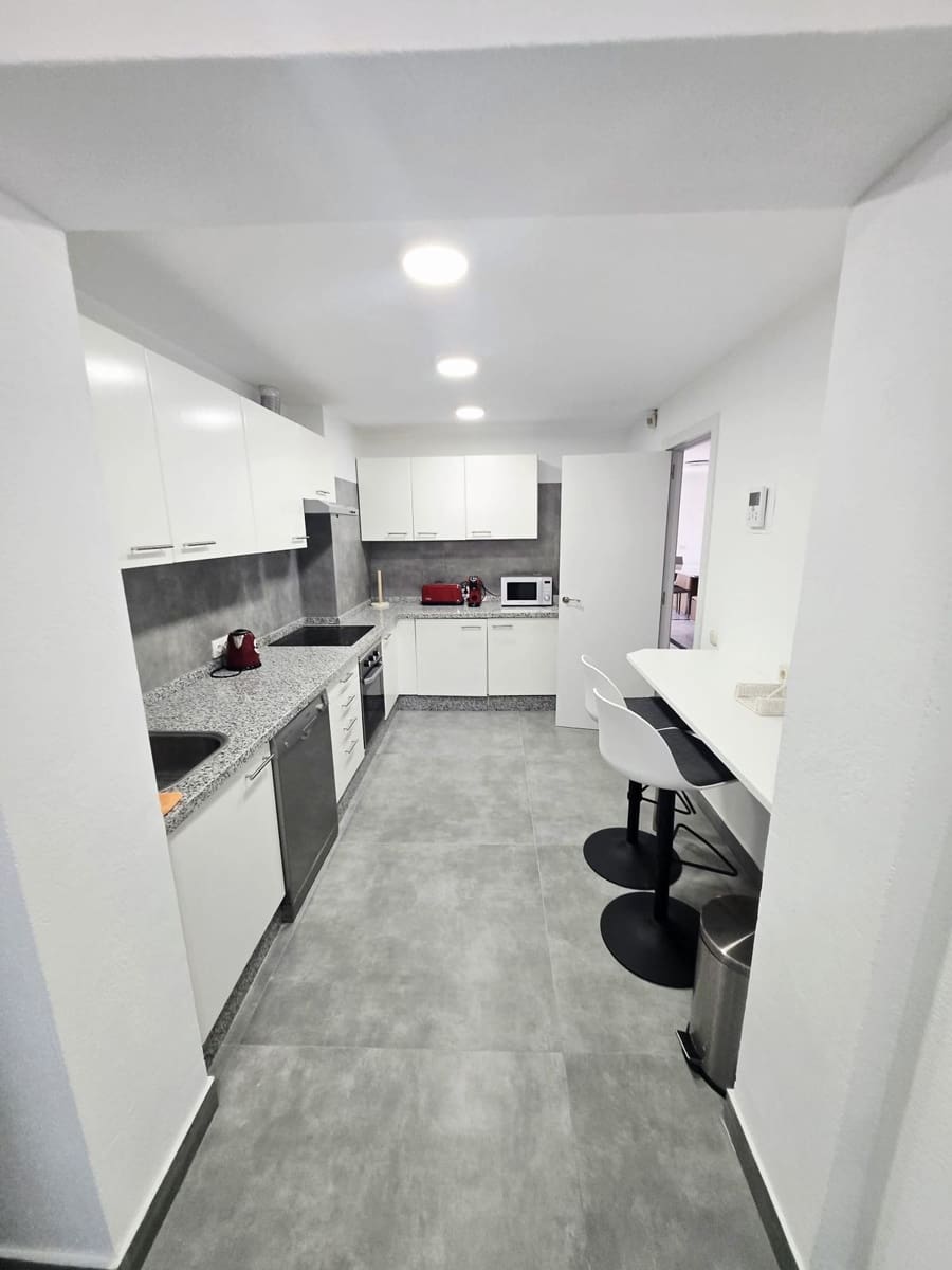 3 soveværelse Lejlighed til salg i Puerto Banus med swimmingpool garage - € 1.350.000 (Ref: 10163860)