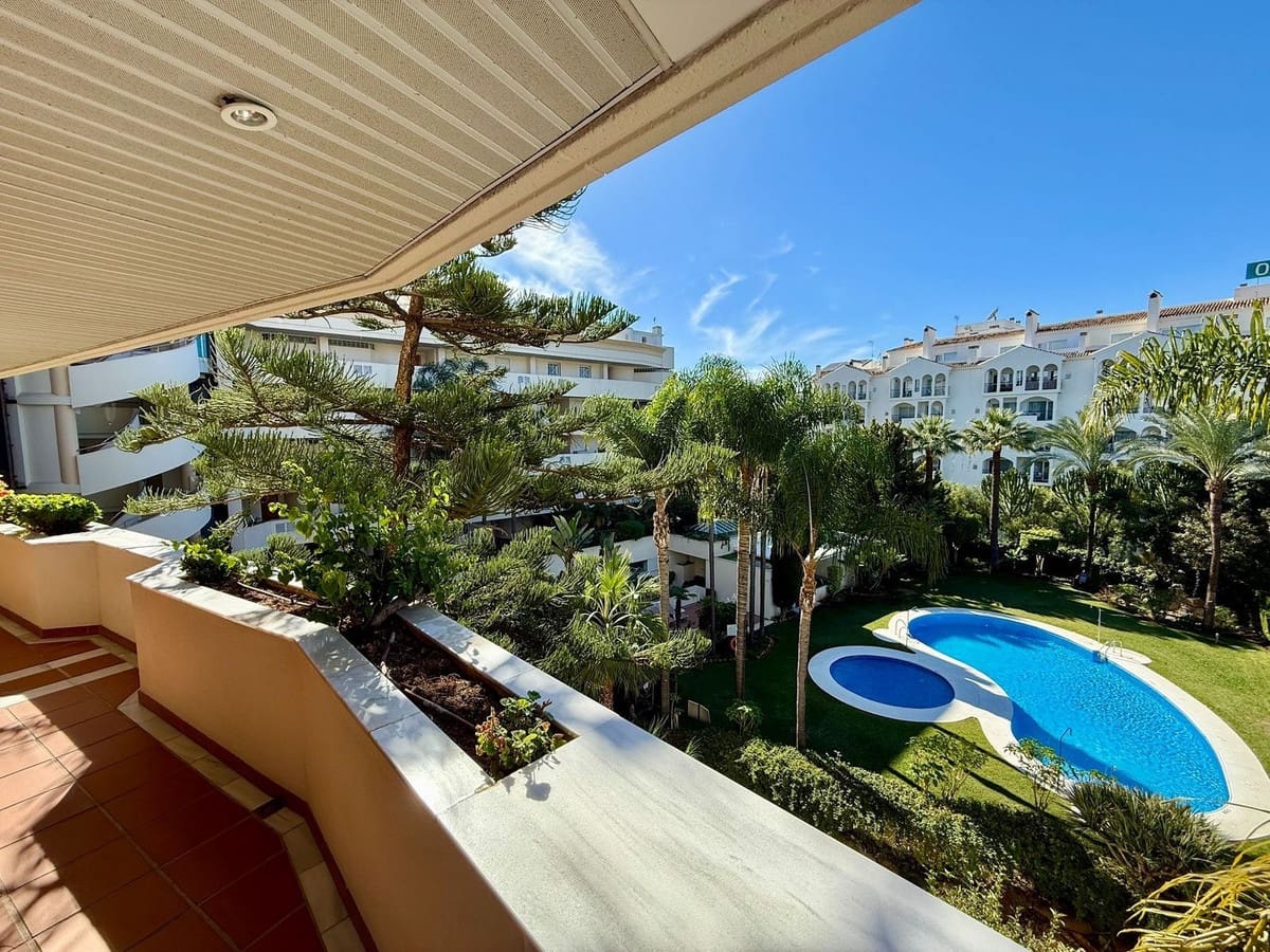 3 soveværelse Lejlighed til salg i Puerto Banus med swimmingpool garage - € 1.350.000 (Ref: 10163860)