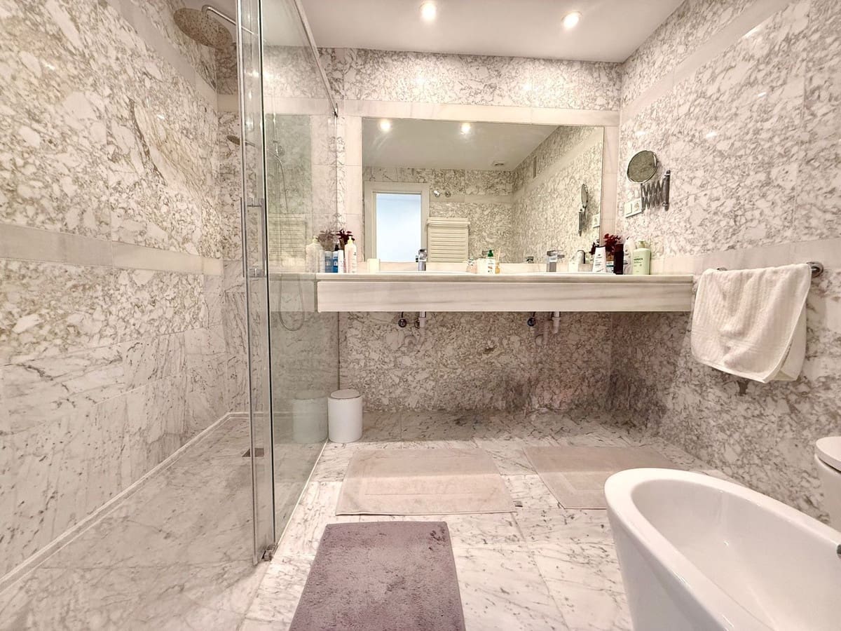 3 soveværelse Lejlighed til salg i Puerto Banus med swimmingpool garage - € 1.500.000 (Ref: 10163861)