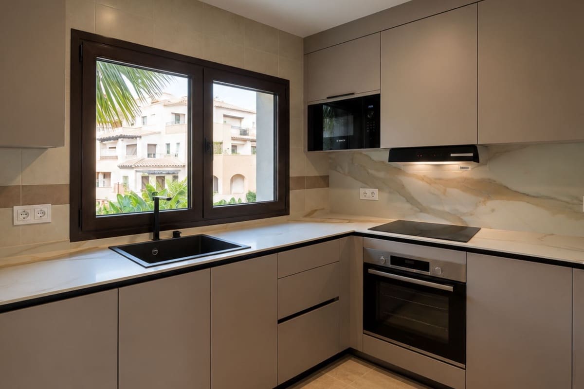 Casa de 3 habitaciones en Estepona en venta con piscina garaje - 478.000 € (Ref: 10163862)