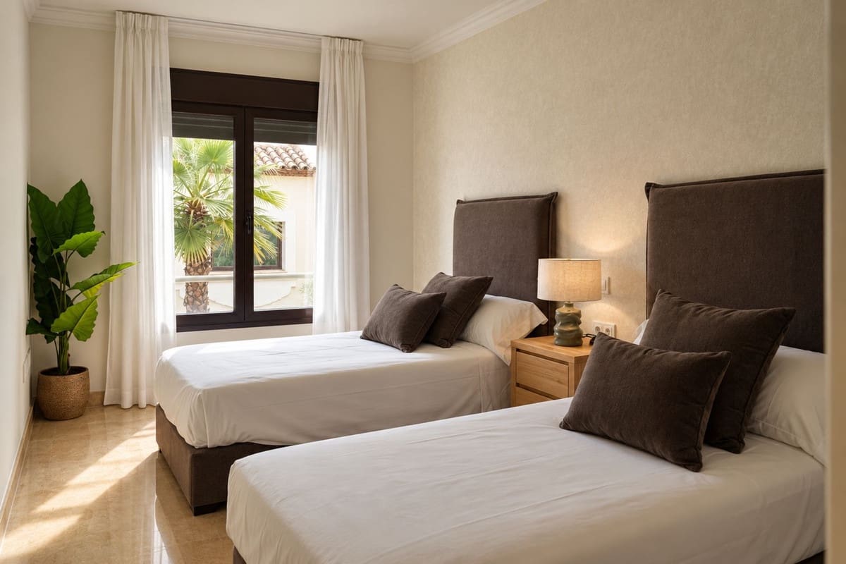 Casa de 3 habitaciones en Estepona en venta con piscina garaje - 478.000 € (Ref: 10163862)