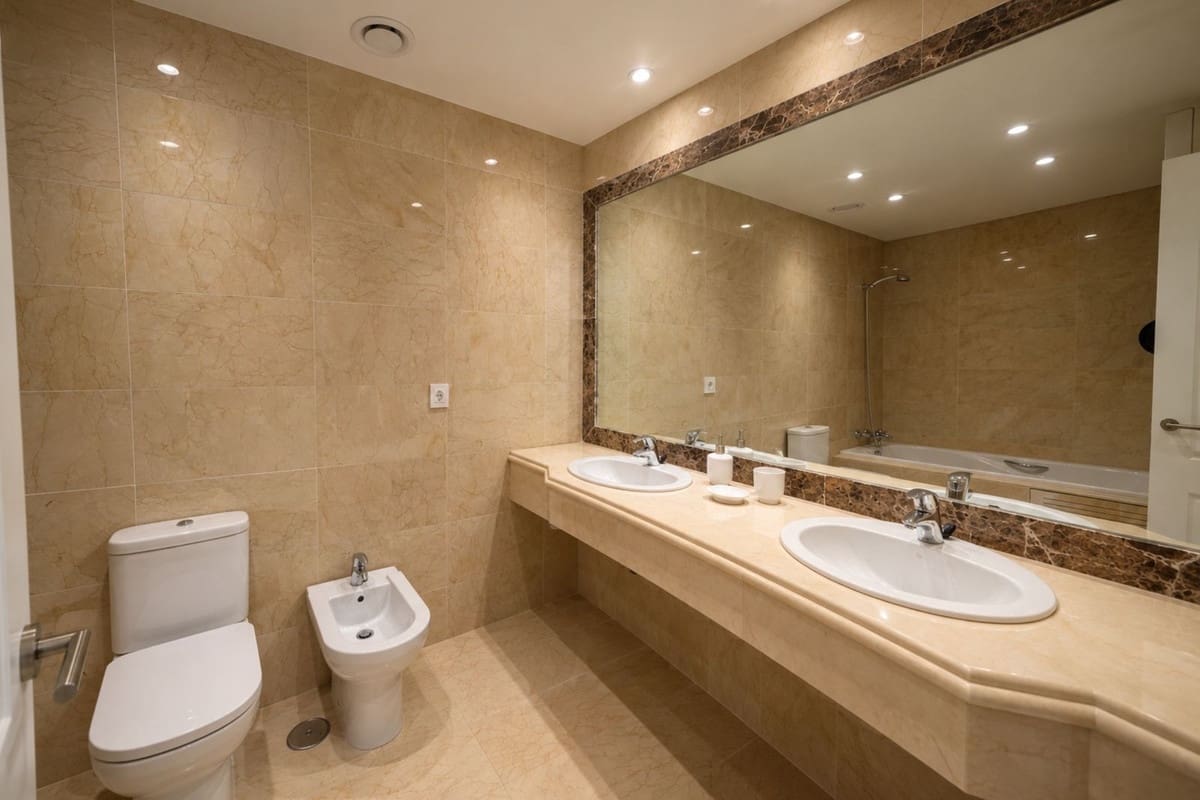 Casa de 3 habitaciones en Estepona en venta con piscina garaje - 478.000 € (Ref: 10163862)