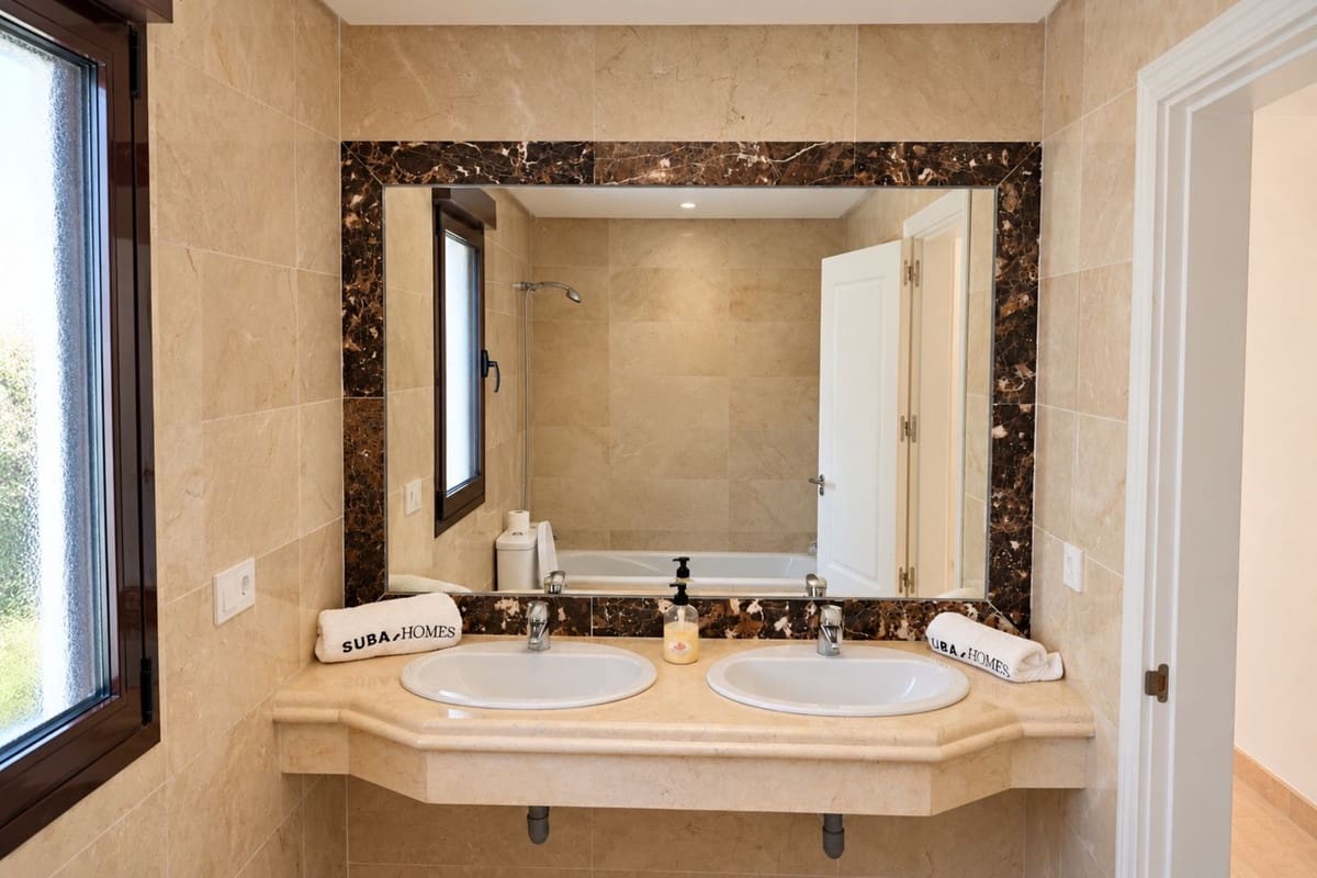Casa de 3 habitaciones en Estepona en venta con piscina garaje - 478.000 € (Ref: 10163862)