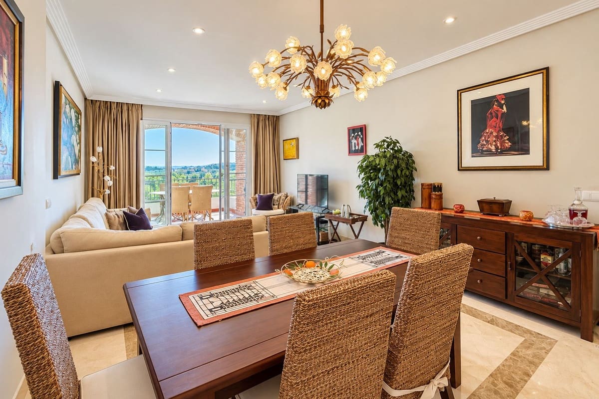 3 bedroom Apartment for sale in Benahavis with pool garage - € 465,000 (Ref: 10163864)