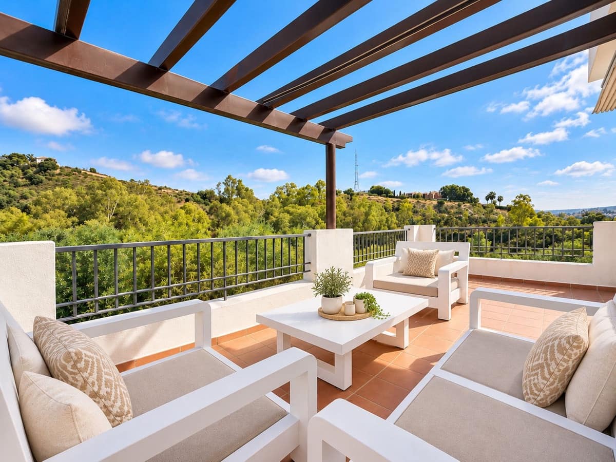 3 bedroom Apartment for sale in Benahavis with pool garage - € 465,000 (Ref: 10163864)