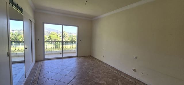 3 sypialnia Dom na sprzedaż w Nueva Andalucia, Marbella z basenem garażem - 635 000 € (Ref: 10163865)